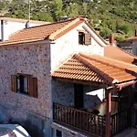 Ypsus House Nyaraló *